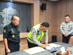 Perkuat Sinergitas, Senkom Mitra Polri dan Korlantas Polri Teken PKS Fungsi Lalu Lintas