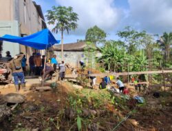 Rukun Kompak Kembali Ditunjukan Warga LDII Kotabaru Melalui Gotong-royong Bangun Gedung Aula