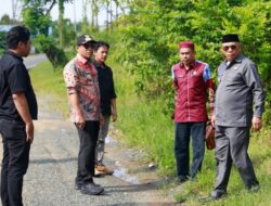 Sepasang Pimpinan Pemkab Kotabaru Kompak Cek Jalan Rusak Siap Tindaklanjuti Keluhan Warga