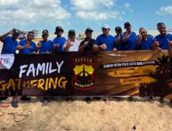 Semarak HUT Ke-81 RI, Senkom Mitra Polri Banjarmasin Pererat Silaturahmi Lewat Family Gathering di Pantai Batakan