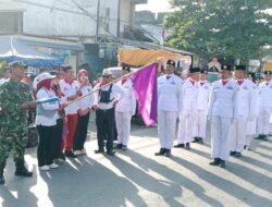 Bersama TNI-Polri SENKOM Kelumpang Hilir Kawal Karnaval HUT Ke-81 RI