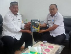 Audiensi Dengan Camat, Ketua LDII Kusan Hulu Serahkan Majalah Nuansa